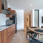 Bright 1 Bd With Balcony *