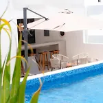 Holiday home Bright 1 Bd With Balcony *