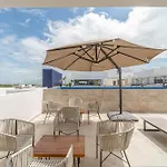 Bright 1 Bd With Balcony *