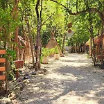 Kin Jungle Deluxe Guest house 4*