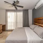 King With Private Balcony, Rooftop Pool, Gym Сasa de vacaciones Tulum