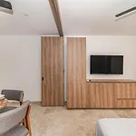 King With Private Balcony, Rooftop Pool, Gym Сasa de vacaciones *