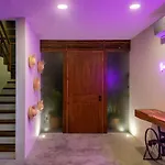 4Br Jungle Villa With Jacuzzi In Private Gated Community