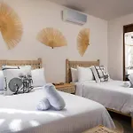 Twin Villas 8Br, Concierge, Gated ,Jacuzzi, Paddle Court