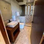 Mini Con Alberca Y Aire Acondicionado En Zona Tranquila De Tulum