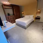 Mini Con Alberca Y Aire Acondicionado En Zona Tranquila De