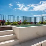 Bright 2br Loft With Rooftop Pool In Downtown Location *