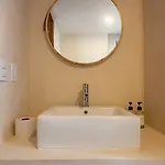 Bright 2br Loft With Rooftop Pool In Downtown Location *