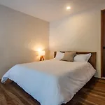 Bright 2br Loft With Rooftop Pool In Downtown Location
