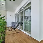 Premium With 2 Pools, Gym, Yoga Deck, Bbq Grill & Security Apartamento