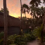 Amana , Front Tulum