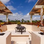 Cocay Lofts 203 Unique Jungle Swim Up Y Plunge Pool