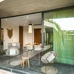 Mistiq Luxury Getaway *