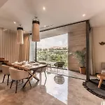 Mistiq Luxury Getaway *