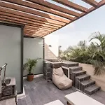 Mistiq Luxury Getaway *