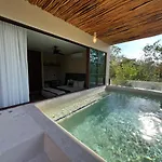 Charming Boutique Jungle Views Private Pool *