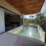 Charming Boutique Jungle Views Private Pool