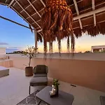 Stylish Mexican Interior Ph- Private Rooftop -gated Community Apartamento *
