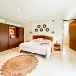 Stylish Mexican Interior Ph- Private Rooftop -gated Community *