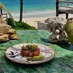 Amana , Front Tulum