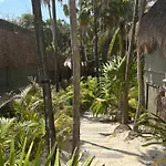 Amana , Front Hotel