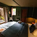 Hotel Amana , Front *