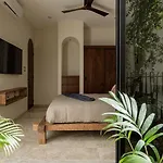 Divine House With Private Roof And Pool Only 1km From The *