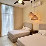 Beautiful 2 Bdr, Top Location!