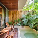 Romantic Garden W Private Pool Access Apartamento Tulum