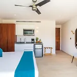 Central Park Lagunas By Sandy Powerful