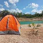 Campo de lujo Kitam *