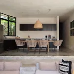 Rousseau Jungle Priv Pool Concierge 1b Villa