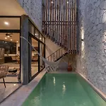Rousseau Jungle Priv Pool Concierge 1b Villa