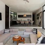 Rousseau Jungle Priv Pool Concierge 1b Villa *