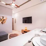 Apartamento Amira Walking To The Tati