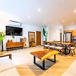 Anana Yaaxlum 105 S Apartment *