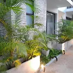Yaax Kiin Aparthotel