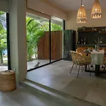 Apartamento Spacious 1br With Priv Pool Gym Garden Downtown *