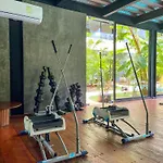 Spacious 1br With Priv Pool Gym Garden Downtown *