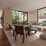 Tuuk: Luxury 5-bedroom With Private Pool And Concierge