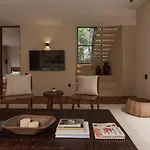 Tuuk: Luxury 5-bedroom With Private Pool And Concierge Villa