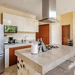 Tuuk: Luxury 5-bedroom With Private Pool And Concierge