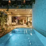 Tuuk: Luxury 5-bedroom With Private Pool And Concierge Villa