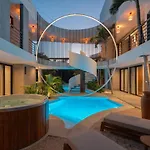 Villa Aqua