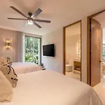 Apartment 2br Boho Chic Style In W/ Private Pool
