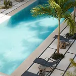 Otonomus Apartahotel *