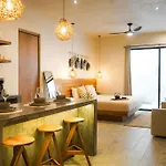 Otonomus Apartahotel