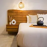 Otonomus * Tulum