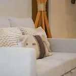 Otonomus Apartahotel *