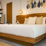 Otonomus Apartahotel